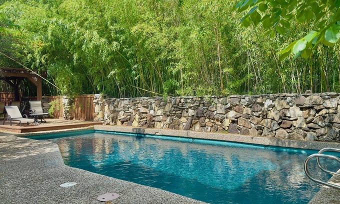 Turtle Creek House | Vaulted Ceilings, King Bed, Pool, 2 Car Garage!