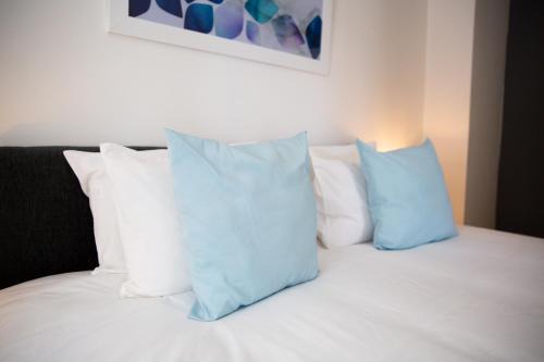 Hoddesdon Apartment | Velvet 1-bedroom apartment, Clockhouse, Hoddesdon