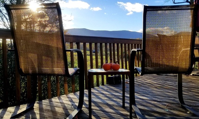 Manchester Center House | Vermont View on the Battenkill River