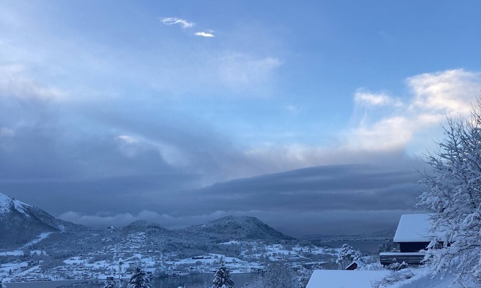 Sykkylven House | Vertikaldelt bolig i hjertet av Sunnmørsalpene