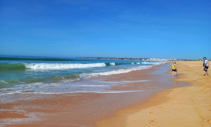 Armacao de Pera Apartment | Very nice apartment with all comforts, south-facing terrace, sea view, swimming pool, beach on foot.