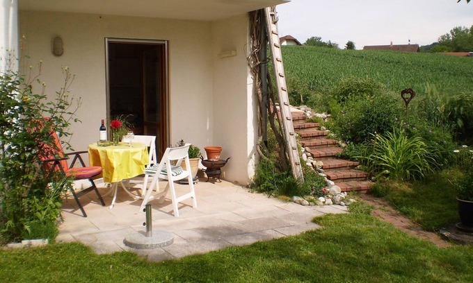 Uhldingen-Muehlhofen Apartment | Very quietly situated vacation oasis with feel-good character for non-smokers