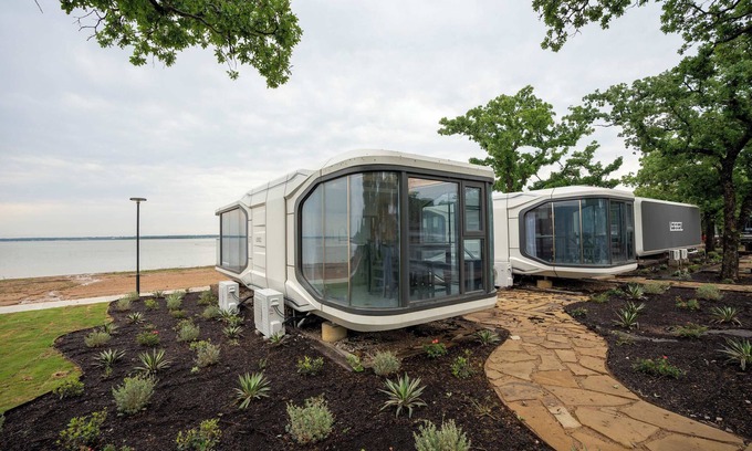 Bridgeport House | Vessel 7 - Designer Vessel by the Lake | Fire Pit Backyard Wi-Fi Ready
