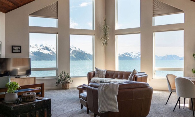 Lowell Point House | Vessel Beach House - Port, A Beachfront Oasis
