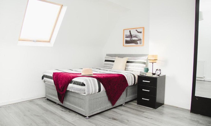 Bootle House | Vibrant Urban Nest