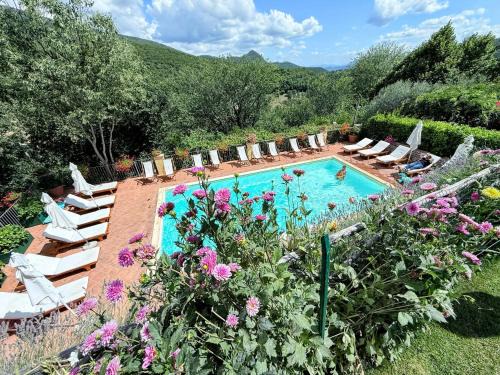 Strettura House | Vicolo - sleeps 5 with air con, wifi, balcony for dining and pool