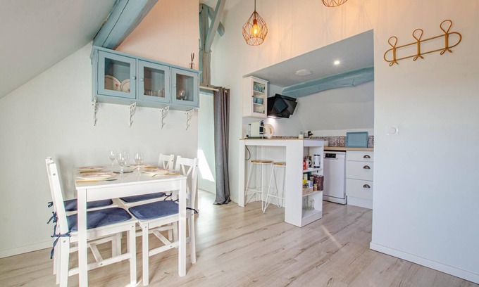 Marolles-sous-Lignieres House | Victor's chestnut tree