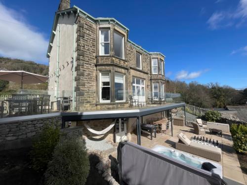 Grange-over-Sands House | Victoria Mount