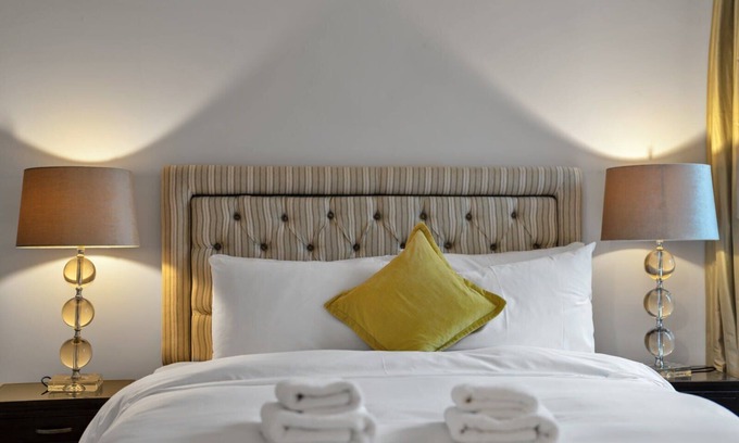 Brompton & Hans Town Apartment | Victorian Apartment near Harrods