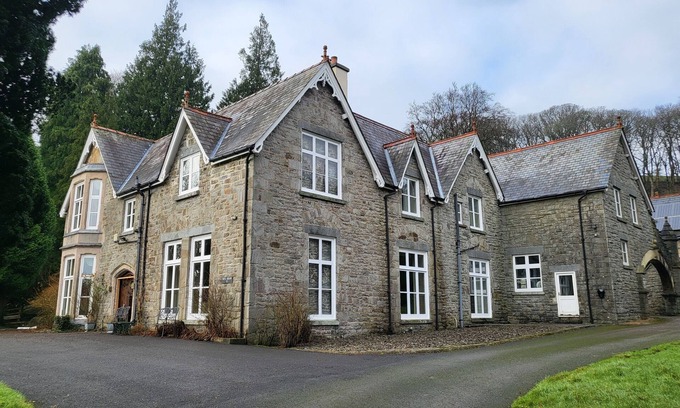 Llanycil House | Victorian stone mansion in extensive grounds overlooking Bala Lake