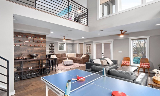 Arlington House | Video Tour π₯ + Kid Friendly πΆ + City Views π + π