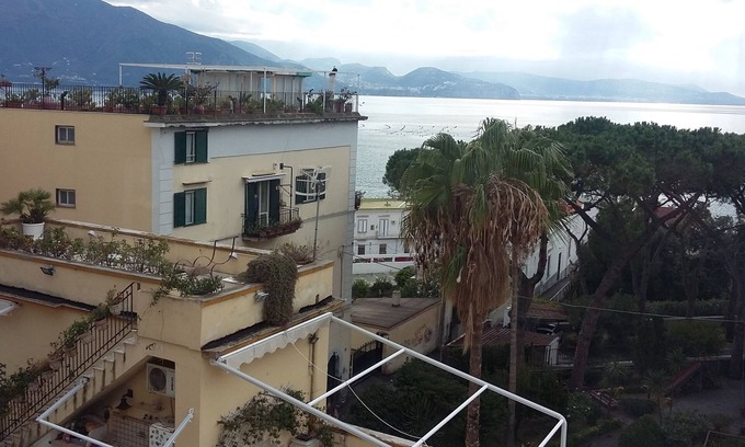 Torre Annunziata House | Vient 'and sea (sea wind) terraces on the sea Capri and Sorrento Coast