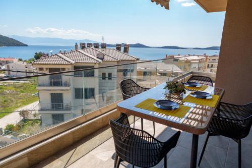 Nea Peramos Apartment | View of the Aegean sea