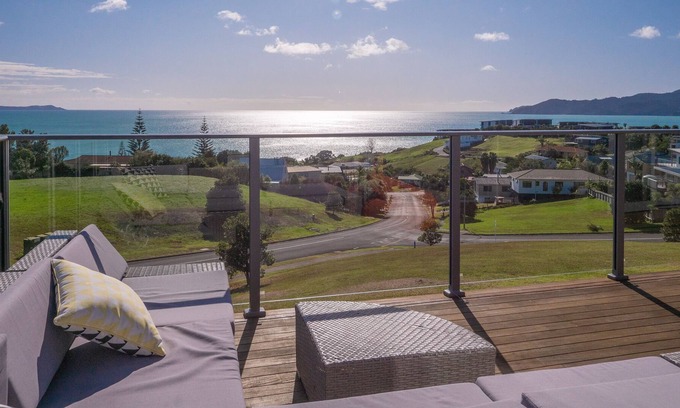 Cable Bay House | Views on Stratford - Encompassing Across The Bay