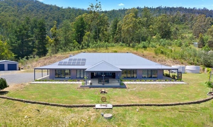Buxton House | Views to sit back and enjoy.Close to lake mountain