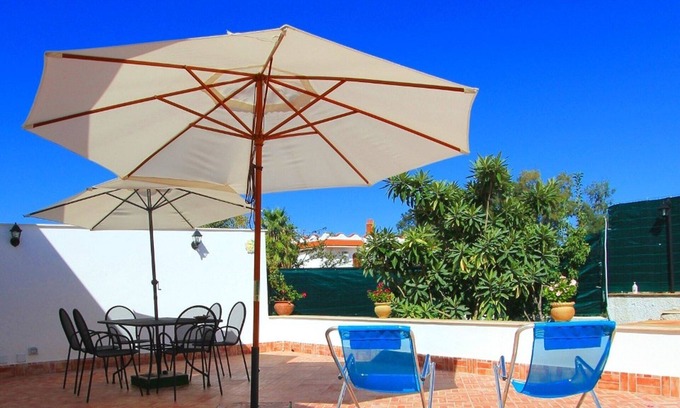 Capaci Villa | Viilla surrounded by greenery 1 km from the sea and adjacent to the town.