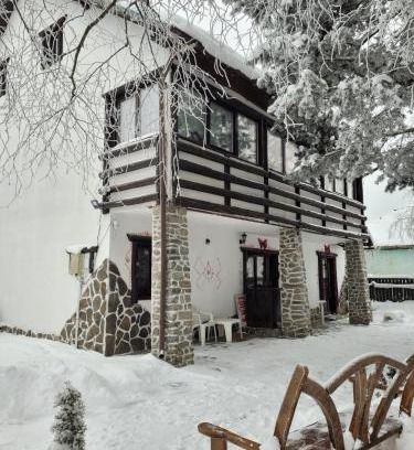 Comandau Villa | Vila Eden