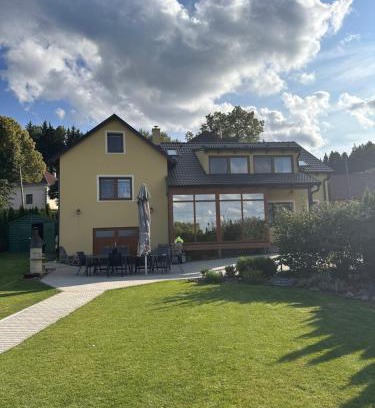 Mala Viska Villa | Vila v Brdech s bazénem, infra saunou a vybavením