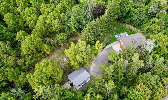 Brampton House | Vill On The Hill