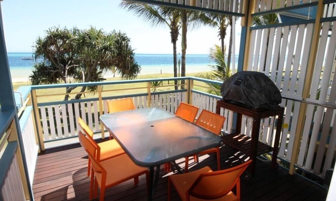 Brisbane Waterfront House | Villa 38 Moreton island