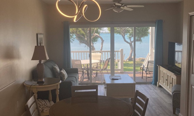 Duck Key Villa | Villa 5034 on Duck Key Boat Slip Available - 2BD 2.5BA