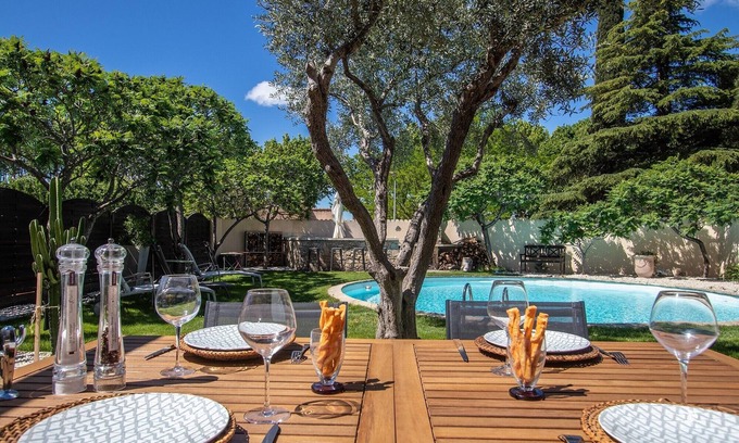 Caissargues House | Villa, Air-conditioning, Pool, Shaded terrace