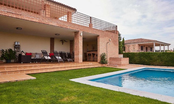 Layos House | Villa Alcotán Layos by Toledo AP