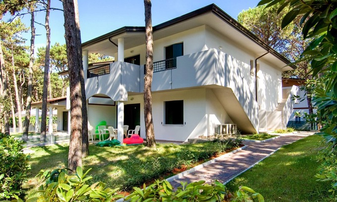 Bibione Lido del Sole Apartment | Villa Angela by Interhome