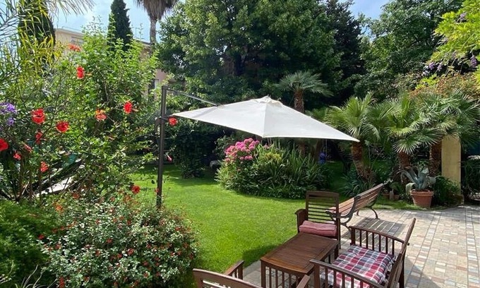 Vallecrosia Apartment | Villa Angelina Holiday Homes - Casa Glicine 5 minutes walk from the sea