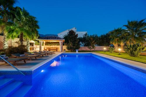 Kamen Villa | Villa Antura with private heated 50sqm pool, 3 bedrooms, 3 bathrooms, and gym