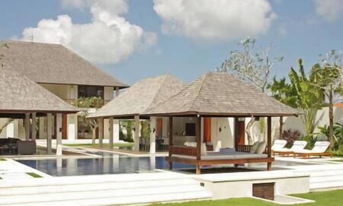 Batu Bolong Villa | Villa Asante by Elite Havens