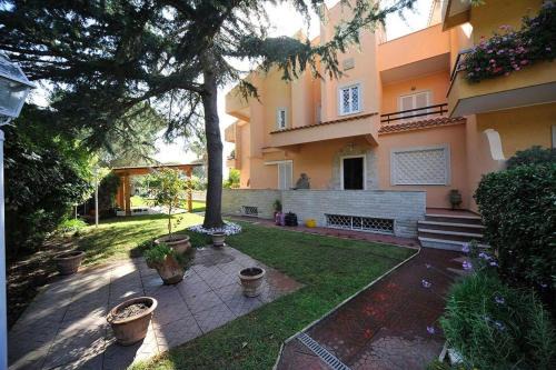 Zona XXXIII Acilia Sud Bed & Breakfast | Villa Axa