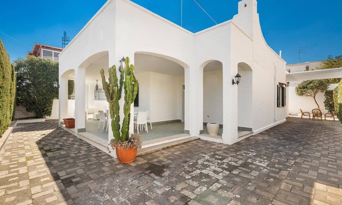 Campomarino di Maruggio House | Villa Bella Giulia by BarbarHouse