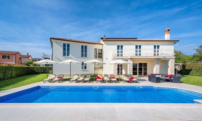 Labinci Villa | Villa Blanca with pool