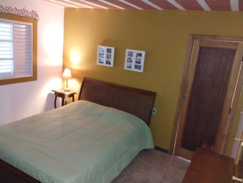 Sao Sebastiao das Aguas Claras Apartment | Villa Bottaro - chalé amarelo