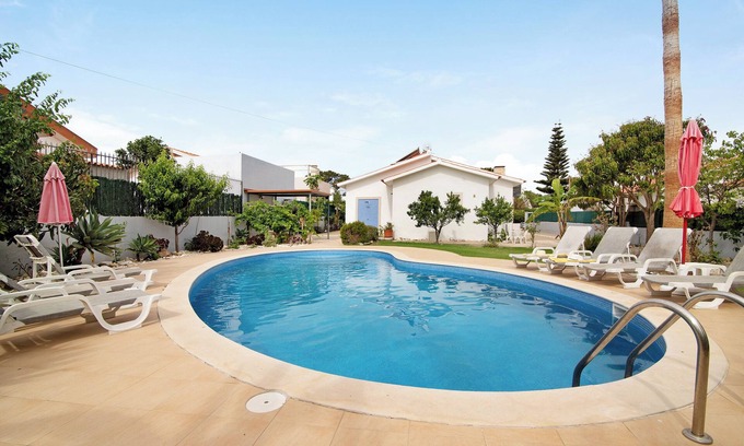 Castelo Villa | Villa 'Casa do Castelo' close to the Sea with Pool & Wi-Fi