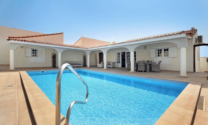 San Miguel de Abona Villa | Villa "Casa Suenos" with 2 Pools, Wi-Fi, Garden & Terrace