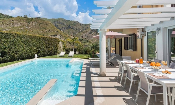 Taormina Villa | Villa Chezarina – Taormina Area