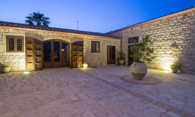 Casa Papa Villa | Villa Chiaramonte amazing villa with p/pool and Spa close to Sciacca