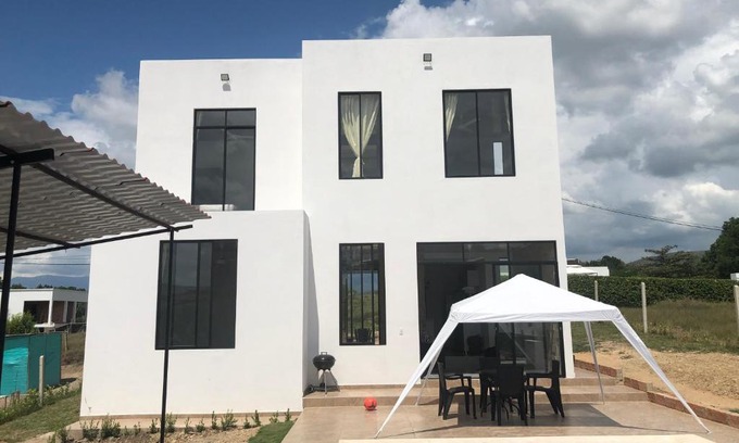 Melgar Villa | Villa con piscina privada y zona bbq en condominio