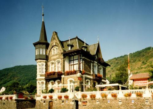 Karden Bed & Breakfast | Villa Cornely