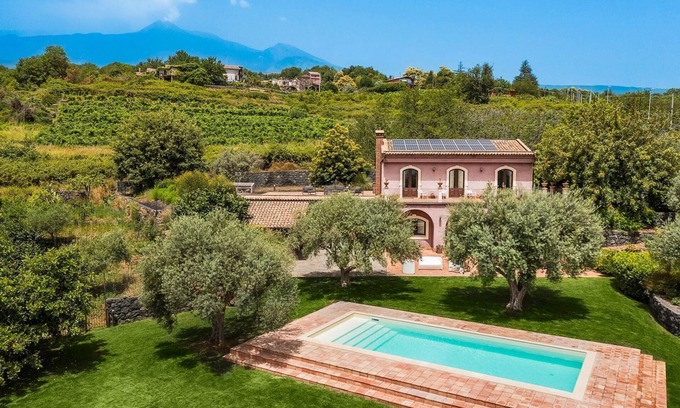 Milo Villa | Villa Dei Tigli - Six Bedroom Villa, Sleeps 12