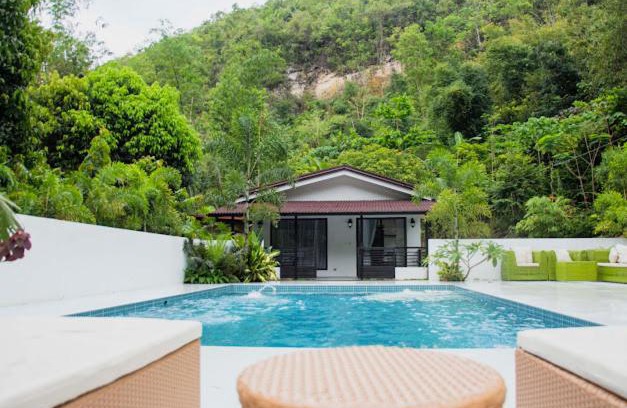 Carcar House | Villa del Sol 1 -Barkada Rooms