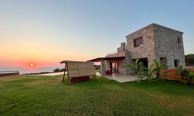 Livadia Villa | VILLA DEMETRA