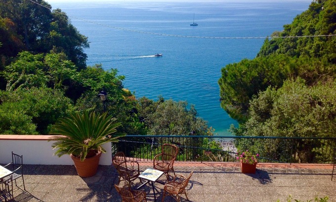 Erchie House | Villa - direct access to the beach