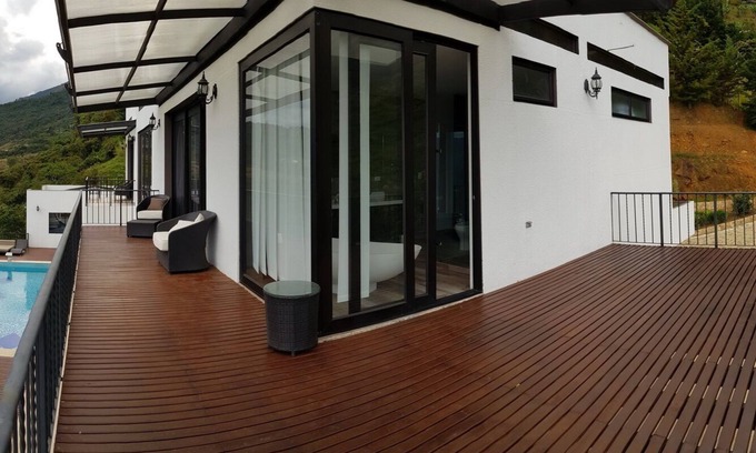 Copacabana Villa | Villa Esmeralda