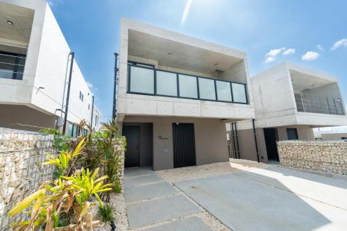 Miyakojima Villa | Villa est lumiére