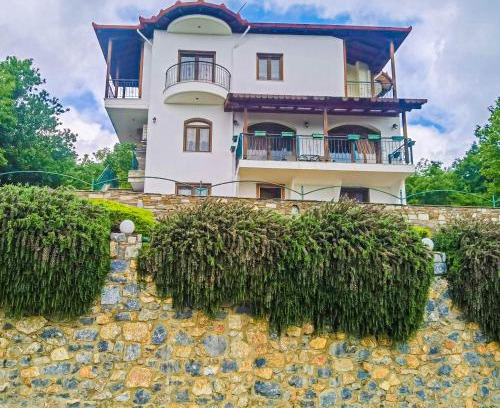 Edessa Villa | Villa Etheras - Nested between Nature by Amazing View - 5 mins from Edessa