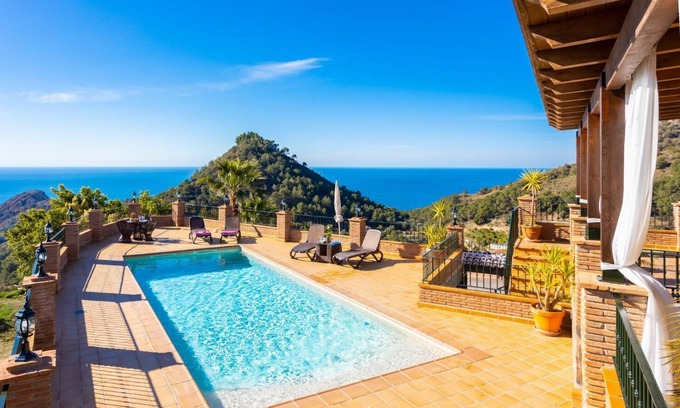 Nerja Villa | Villa Flores - Five Bedroom Villa, Sleeps 10