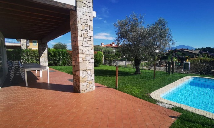 Manerba del Garda Villa | VILLA GARDA RELAX POOL